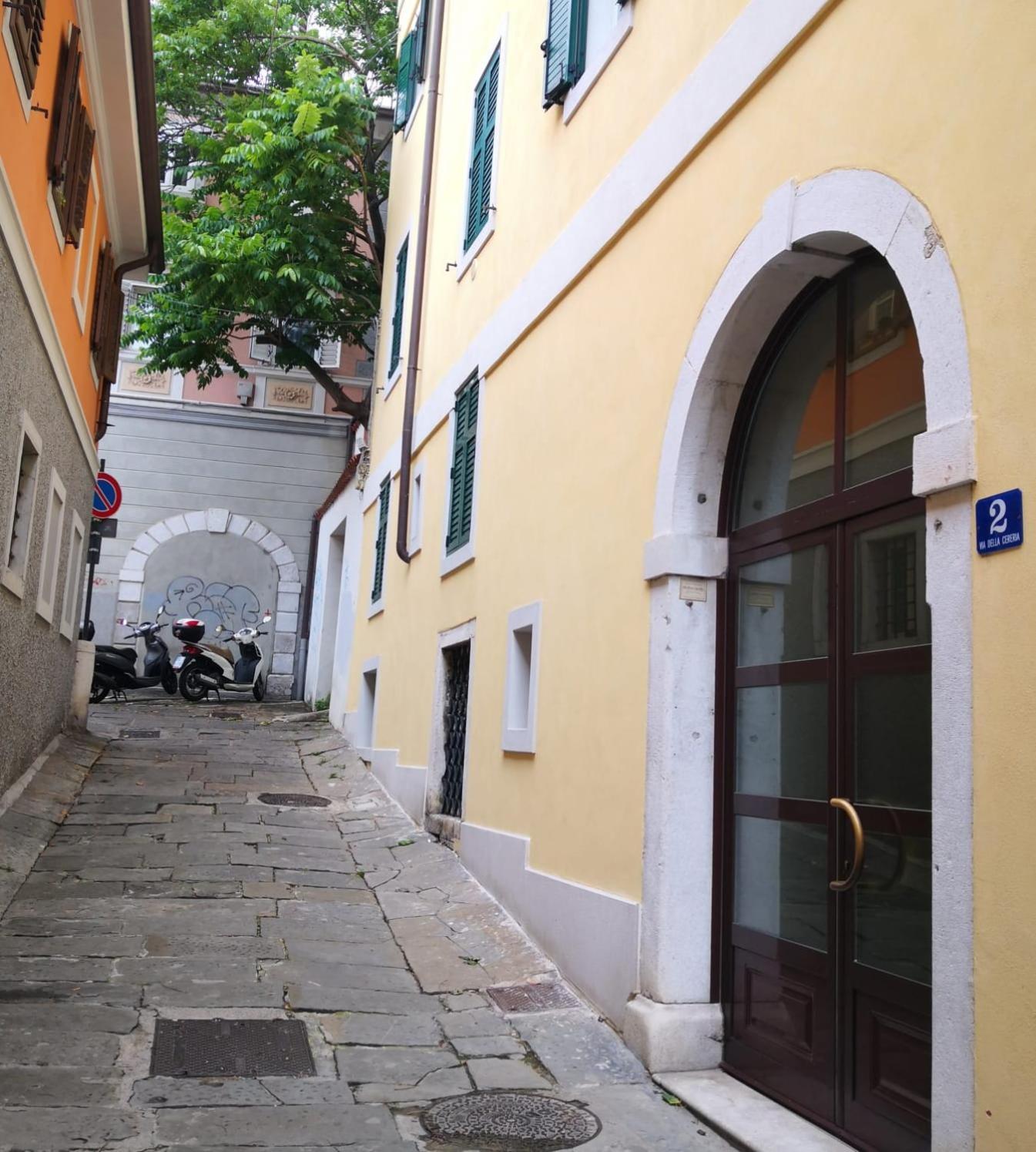 Antico Borgo Apartment Trieste Exteriör bild